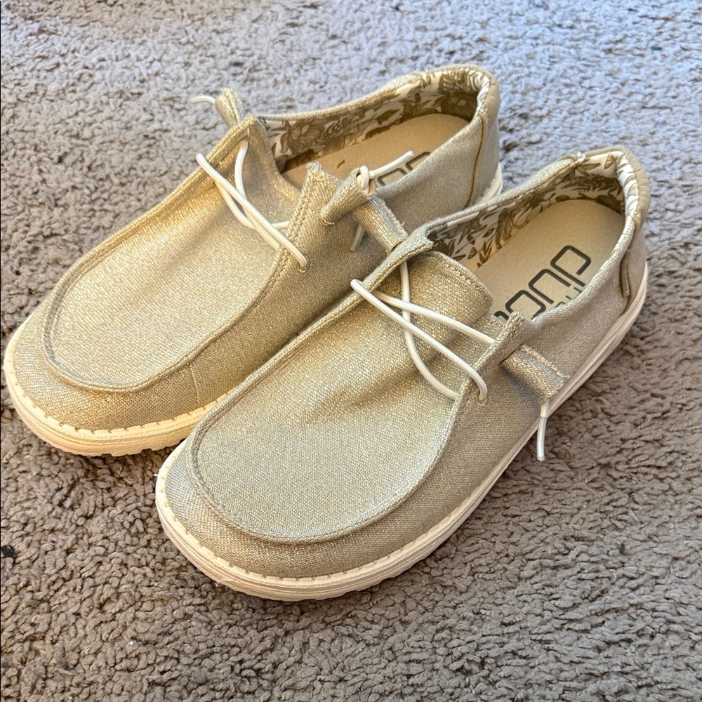 Hey Dude Woman’s Size 9